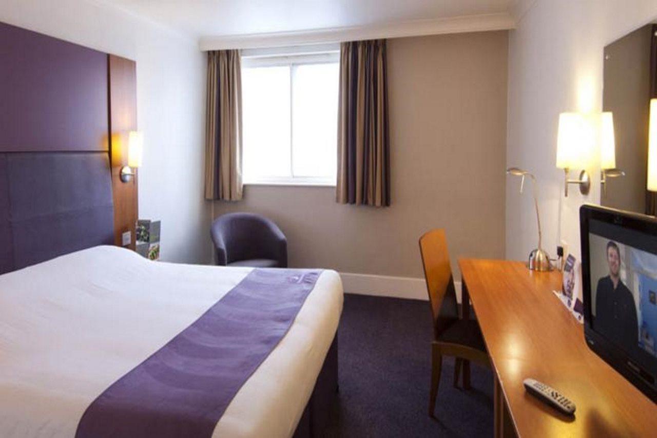 Premier Inn Manchester West Didsbury Luaran gambar